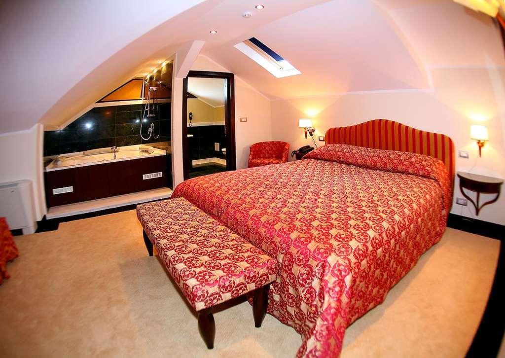 Vigo Hotel Ploieşti Chambre photo