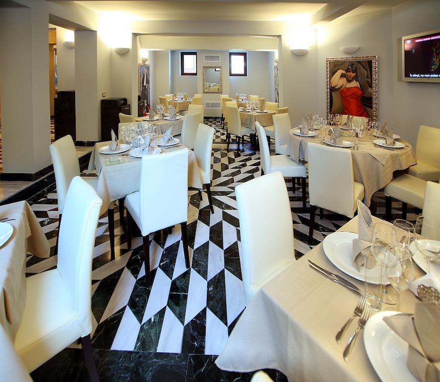 Vigo Hotel Ploieşti Extérieur photo