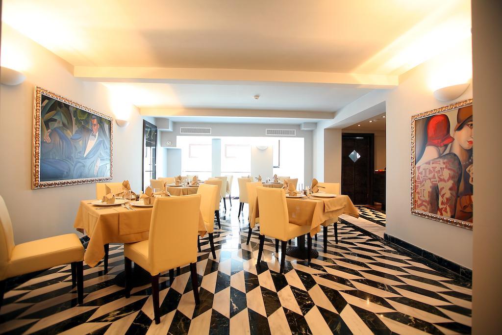Vigo Hotel Ploieşti Extérieur photo