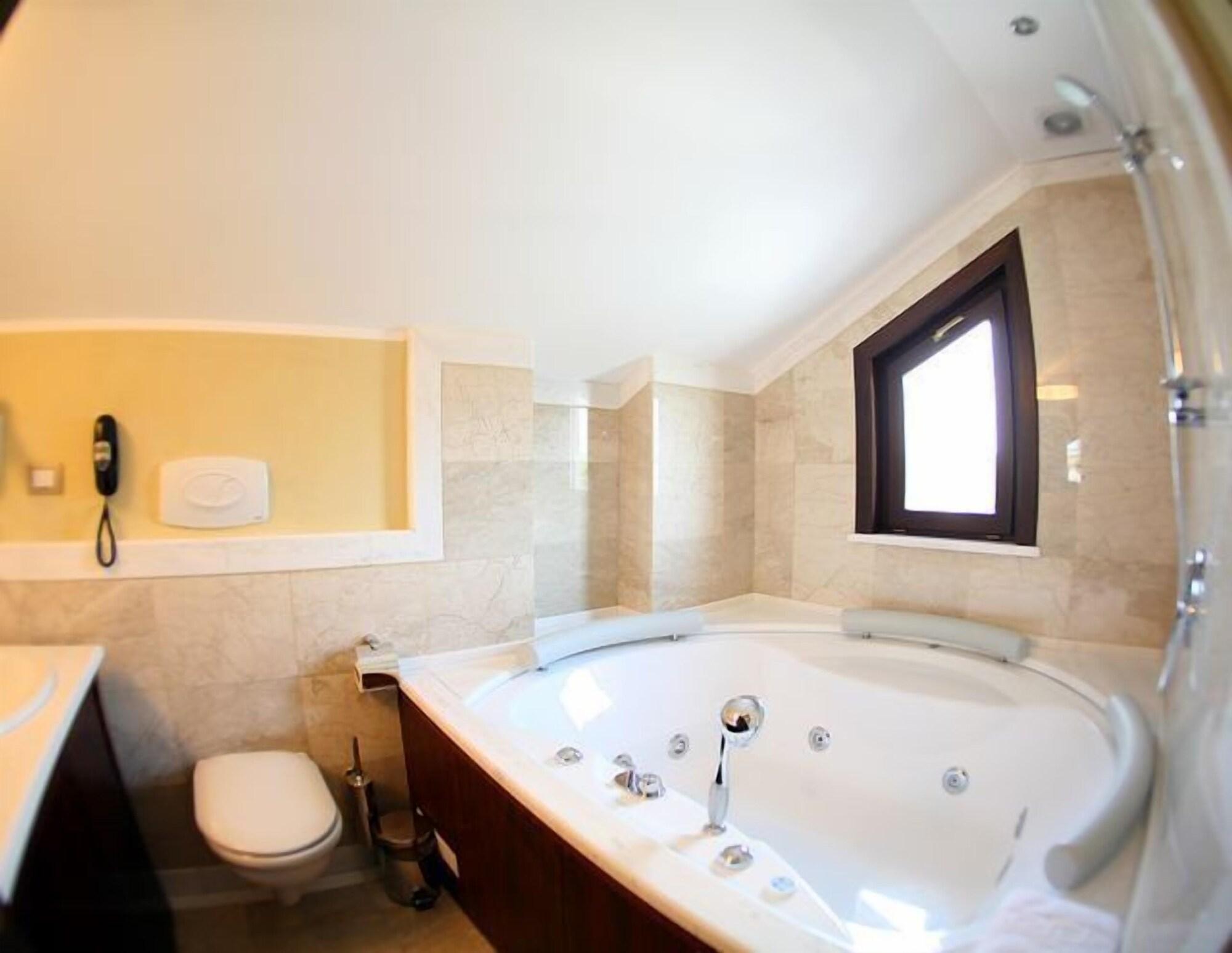 Vigo Hotel Ploieşti Extérieur photo