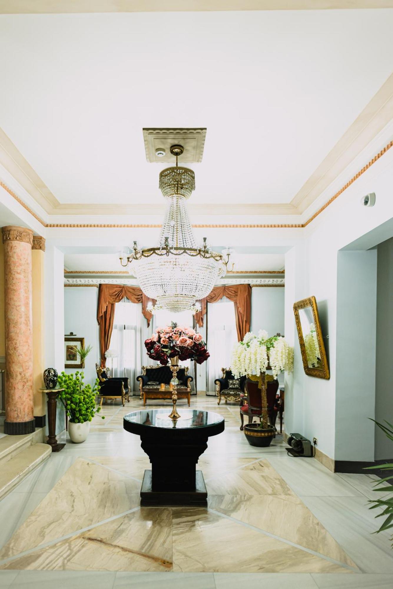Vigo Hotel Ploieşti Extérieur photo