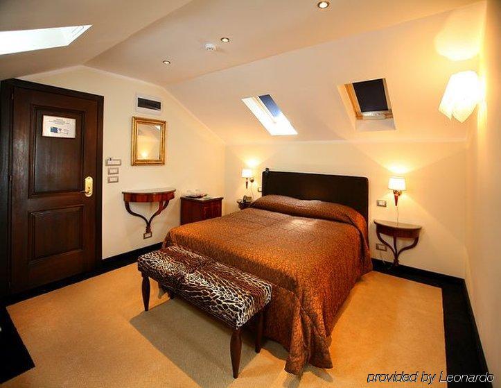 Vigo Hotel Ploieşti Chambre photo