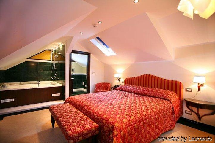 Vigo Hotel Ploieşti Chambre photo