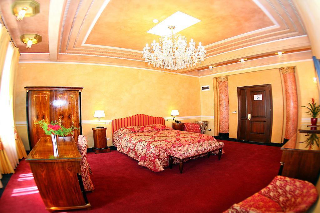 Vigo Hotel Ploieşti Chambre photo
