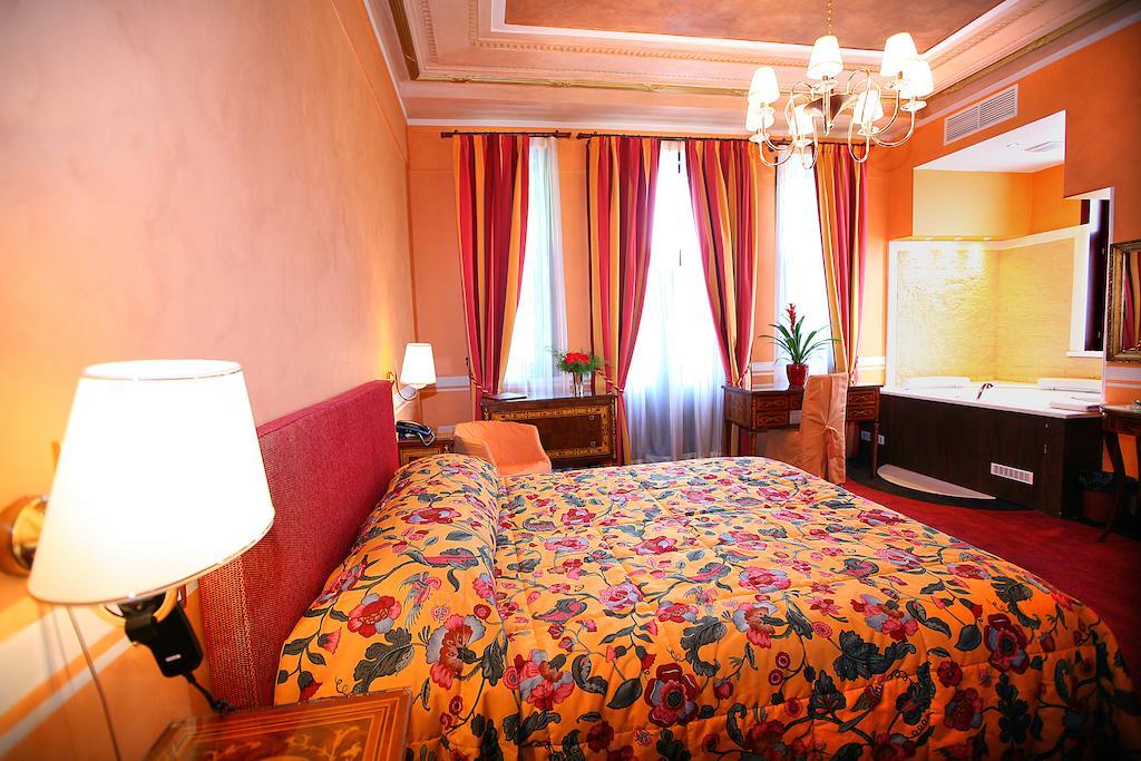 Vigo Hotel Ploieşti Chambre photo